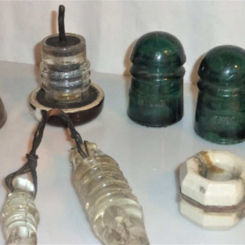 8 INSULATORS Conductors Brookfield New York Conductors Depression Glass